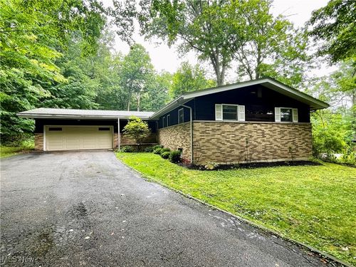 2300 River Rd, Willoughby Hills, OH, 44094-9686 | Card Image