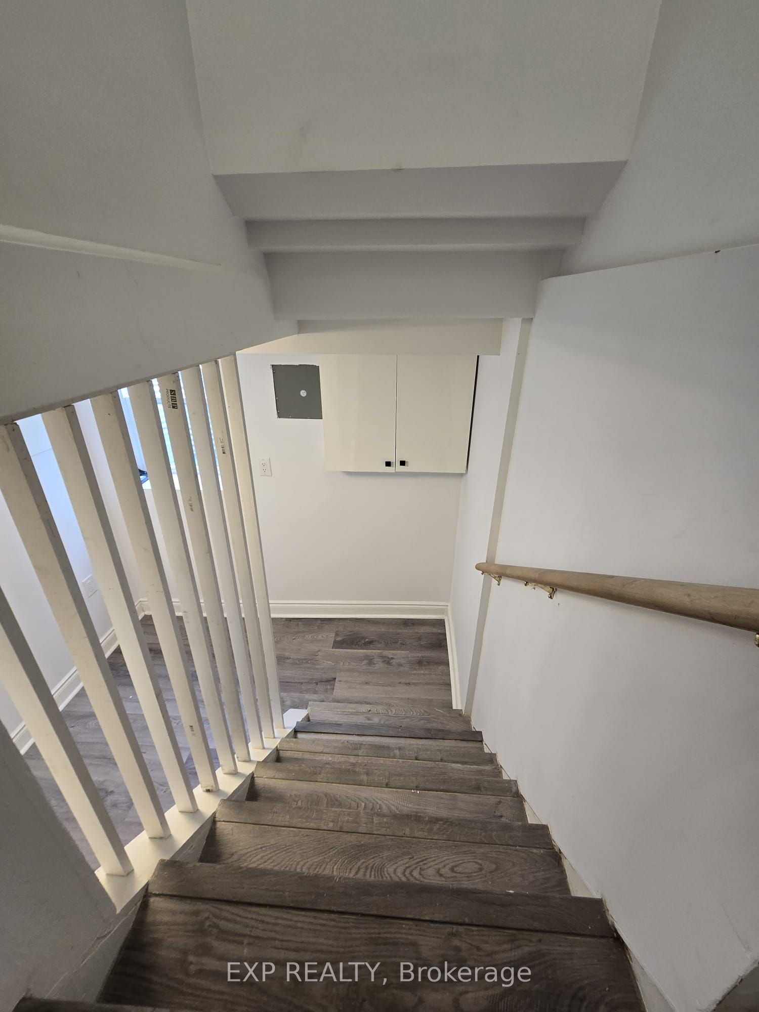 Residential Lease in South of Baseline to Knoxdale 3