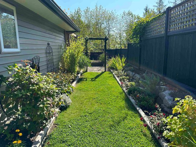 6251 Oracle Rd, House other with 3 bedrooms, 2 bathrooms and null parking in Sechelt BC | Image 31
