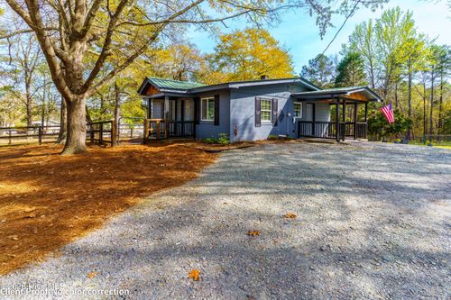 160 T Johnson Rd, Carthage, NC, 28327-7942 | Card Image