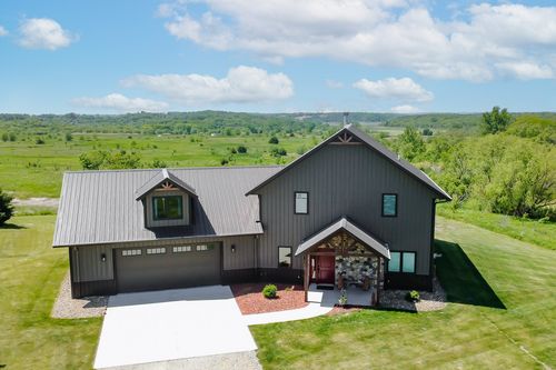1748 Jesup Dr, Knoxville, IA, 50138-8823 | Card Image