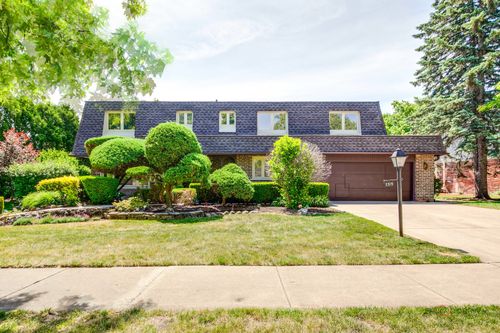 2315 Castilian Cir, Northbrook, IL, 60062-7614 | Card Image