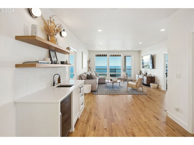 54150 S Beach Rd, House other with 6 bedrooms, 7 bathrooms and 2 parking in Neskowin OR | Image 8
