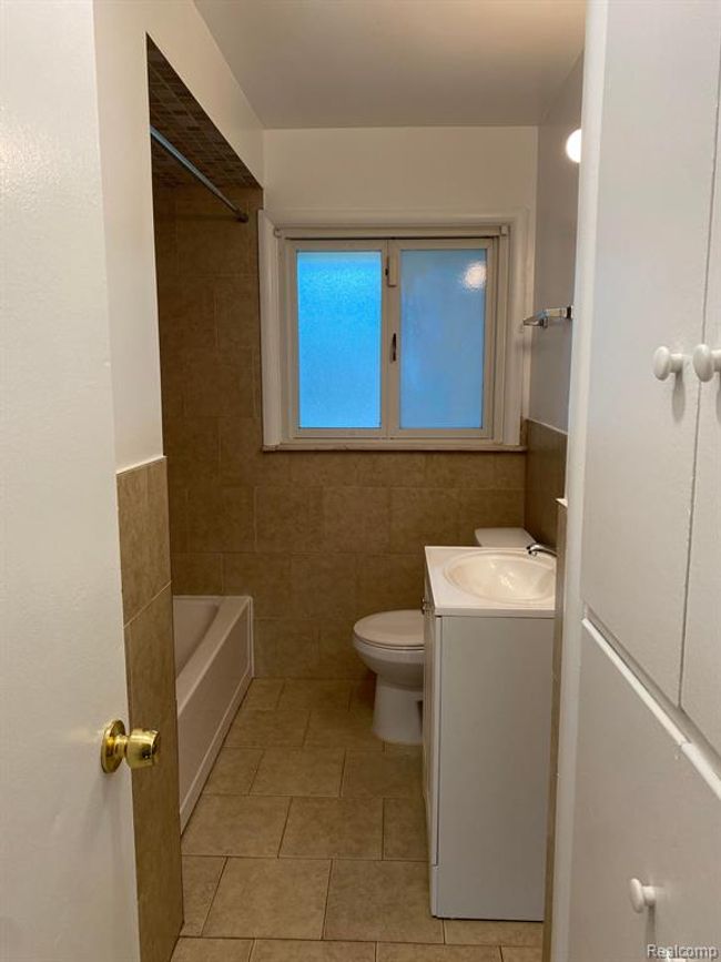 21710 Church Street, Sold in Oak Park Zoocasa