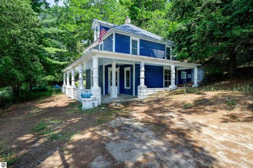 10390 Deadstream Rd, Honor, MI, 49640-9763 | Card Image