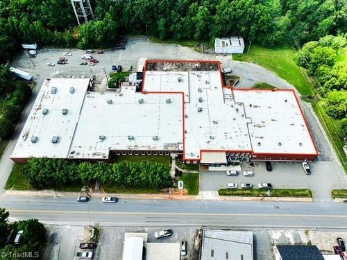 612 E Main St, Pilot Mountain, NC, 27041-8622 | Card Image