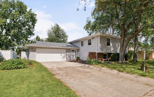 2108 Blackthorn Dr, Champaign, IL, 61821-6364 | Card Image