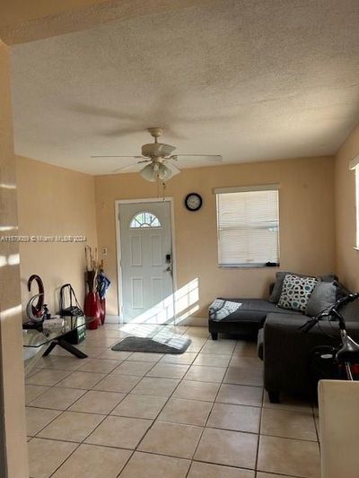 12410 E Randall Park Dr, House other with 3 bedrooms, 1 bathrooms and null parking in Miami FL | Image 3