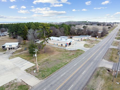 2017 E Washington St, Idabel, OK, 74745-7853 | Card Image