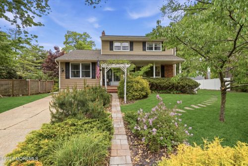 715 Carol Ave, Oakhurst, NJ, 07755-2745 | Card Image