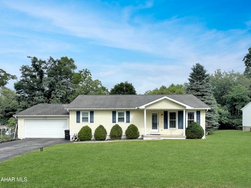 1647 Saint Francis Ln, Altoona, PA, 16602-7321 | Card Image