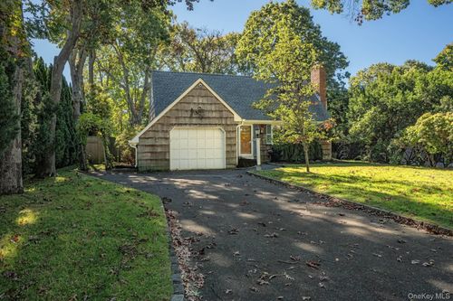 11 Nassau Rd, Hampton Bays, NY, 11946-2258 | Card Image