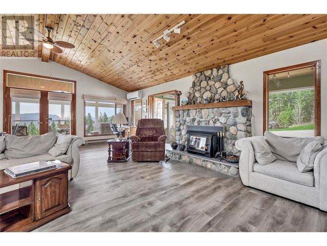 30 Osborne Rd, House other with 3 bedrooms, 2 bathrooms and 4 parking in Summerland BC | Image 7