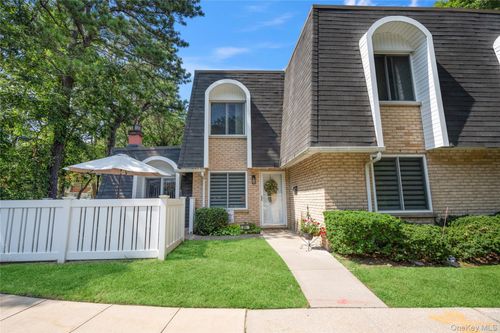 260 Birchwood Rd, Medford, NY, 11763-1241 | Card Image