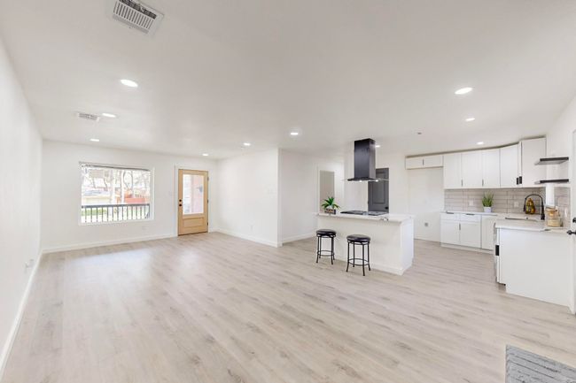 7316 Maringo Dr, House other with 3 bedrooms, 2 bathrooms and null parking in Dallas TX | Image 12