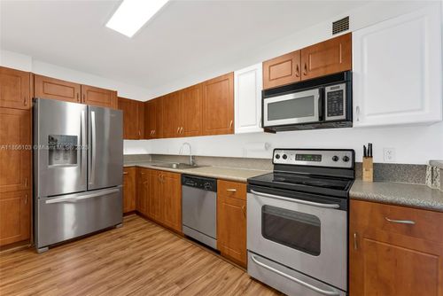 apt-406-401 69th St, Miami Beach, FL, 33141-3282 | Card Image