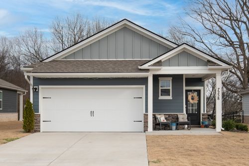 7258 Lang Ave, White House, TN, 37188-2327 | Card Image