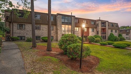 apt-204-2 Greenbriar Dr, North Reading, MA, 01864-3128 | Card Image