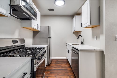 433 W Page Ave, Dallas, TX, 75208-6531 | Card Image