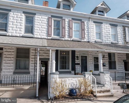 325 Spruce St, WEST READING, PA, 19611-1340 | Card Image