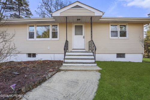 9 Riccis Dr, Jackson, NJ, 08527-4702 | Card Image