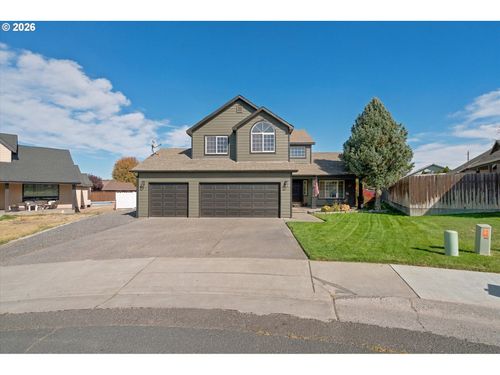 1085 Se View Cir, Hermiston, OR, 97838 | Card Image