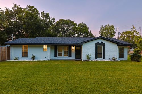 202 Bay St, La Porte, TX, 77571-6630 | Card Image