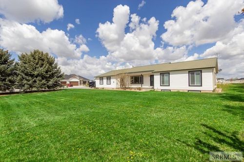 1987 47th St, Ammon, ID, 83401-6567 | Card Image