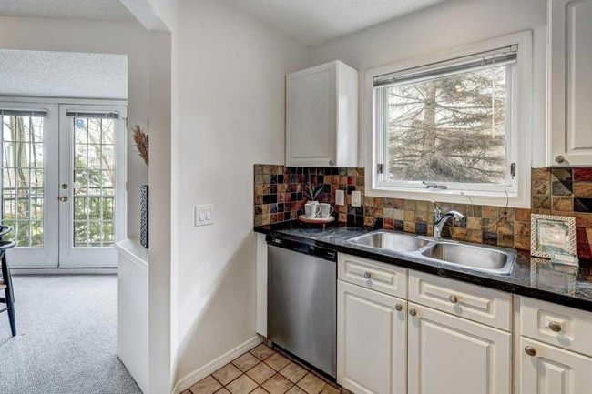 1405 22 Avenue Sw, Home with 2 bedrooms, 2 bathrooms and 2 parking in Calgary AB | Image 10