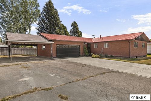 2050 Highland Dr, Blackfoot, ID, 83221-5841 | Card Image