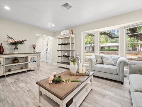 5302 Charter Oak Dr, San Antonio, TX, 78229-5223 | Card Image