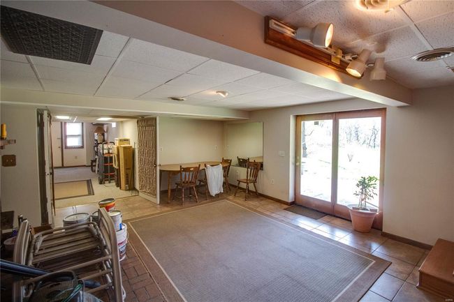 8556 Kee Mac Ln, House other with 2 bedrooms, 2 bathrooms and 3 parking in Alton IL | Image 39