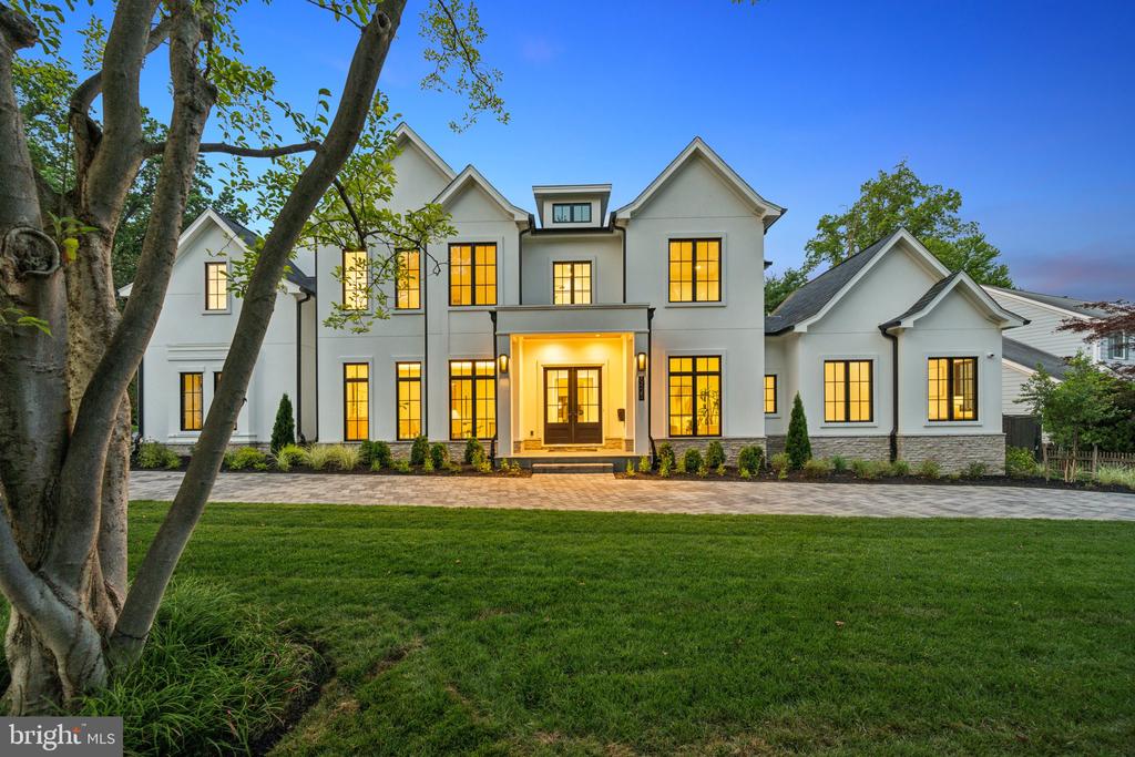 Moorland Ln, Bethesda, MD 20814