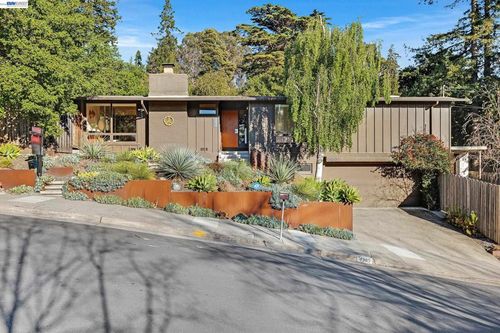 4985 Hedge Ln, Oakland, CA, 94602-2641 | Card Image