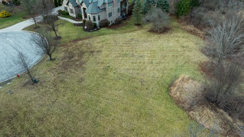 7 Lydia Ct, South Elgin, IL, 60124-8765 | Card Image