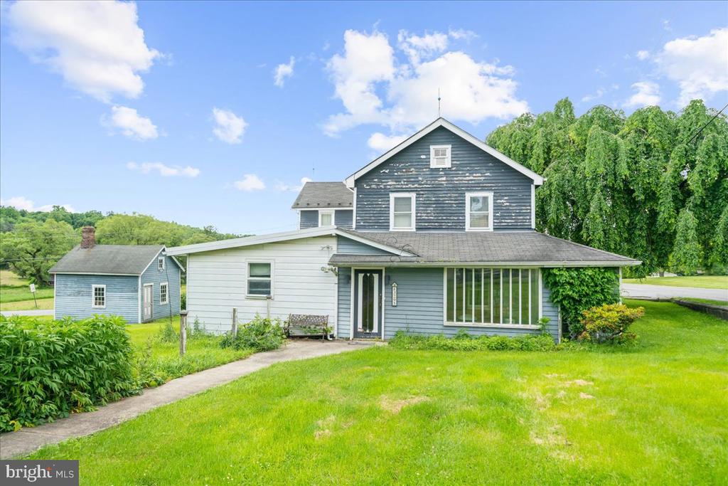 Mountain View Dr, Danielsville, PA 18038