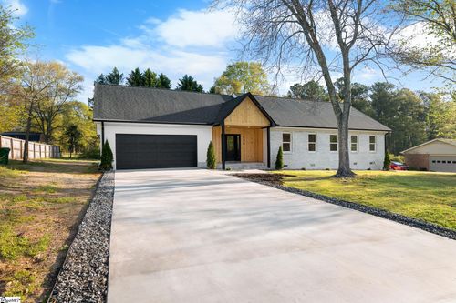 600 Cannon Cir, Greenville, SC, 29607-5120 | Card Image
