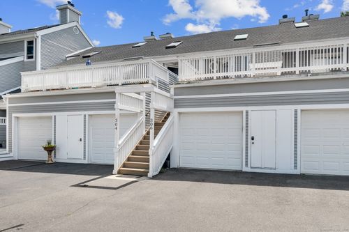 unit-306-233 Mansfield Grove Rd, East Haven, CT, 06512-4827 | Card Image