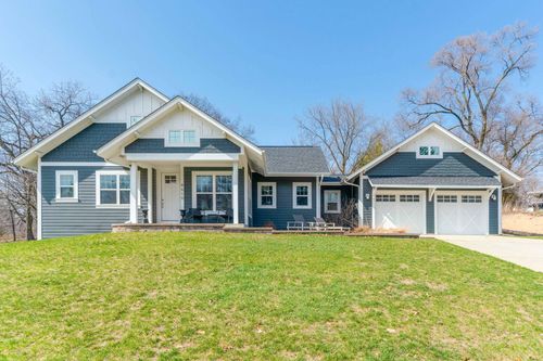 8610 Lakeshore Dr, Pleasant Prairie, WI, 53158-4718 | Card Image