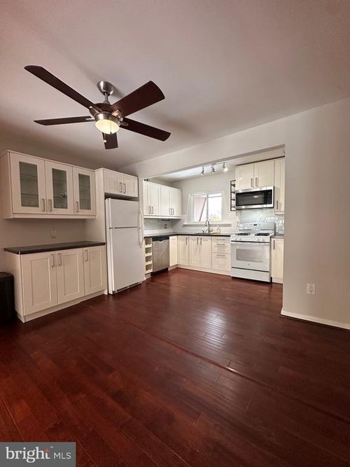 22b-11625 Vantage Hill Rd, RESTON, VA, 20190-3498 | Card Image