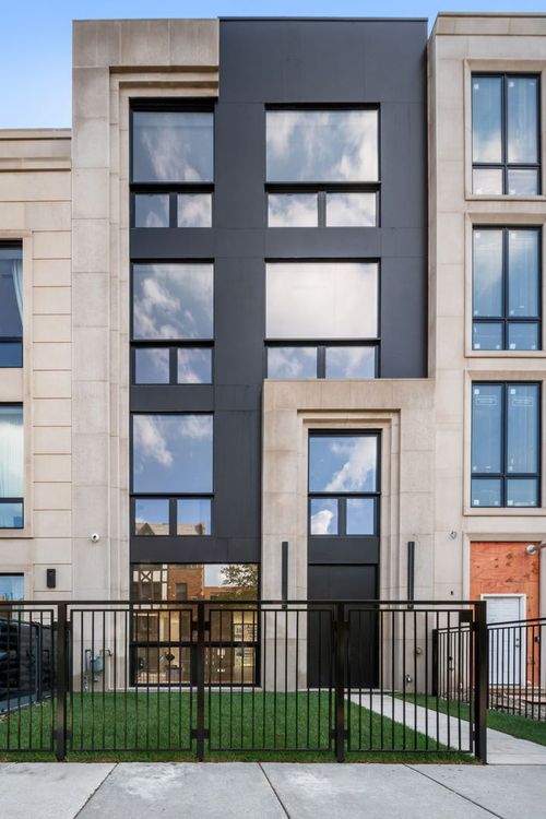 539 W Grant Street, Chicago, IL, 60614 | Card Image