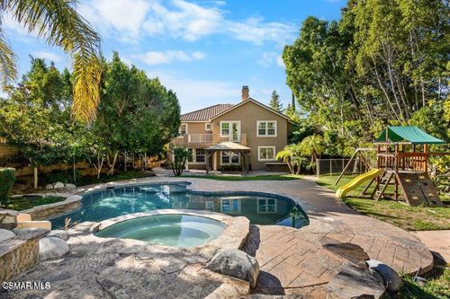 516 Rustic Hills Dr, Simi Valley, CA, 93065-8203 | Card Image