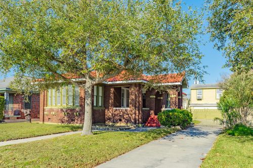 5022 Woodrow Ave, Galveston, TX, 77551-5670 | Card Image