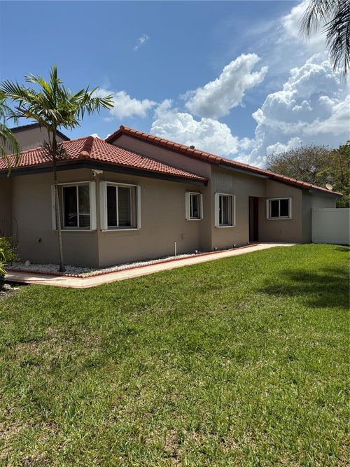 2003 Nw 178th Way, Pembroke Pines, FL, 33029-3049 | Card Image