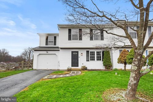 507 N Culvert St, PARKESBURG, PA, 19365-1162 | Card Image