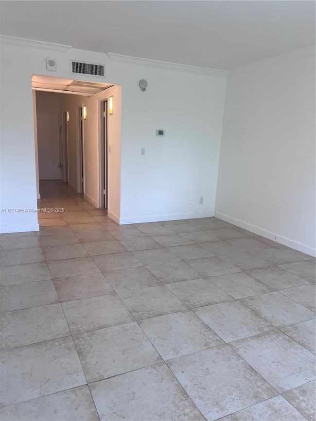APT-207 - 19390 Collins Ave, Condo with 2 bedrooms, 2 bathrooms and null parking in Sunny Isles Beach FL | Image 40
