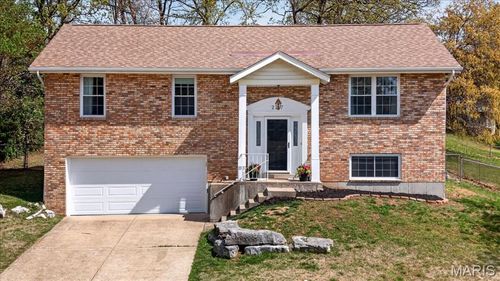 2117 S Oaks Dr, Barnhart, MO, 63012-1272 | Card Image