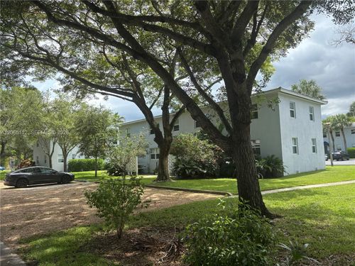 49a-7740 Sw 54th Ct, Miami, FL, 33143-5752 | Card Image