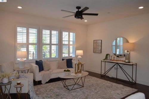 12109 Almeria Way, San Ramon, CA, 94583-3195 | Card Image