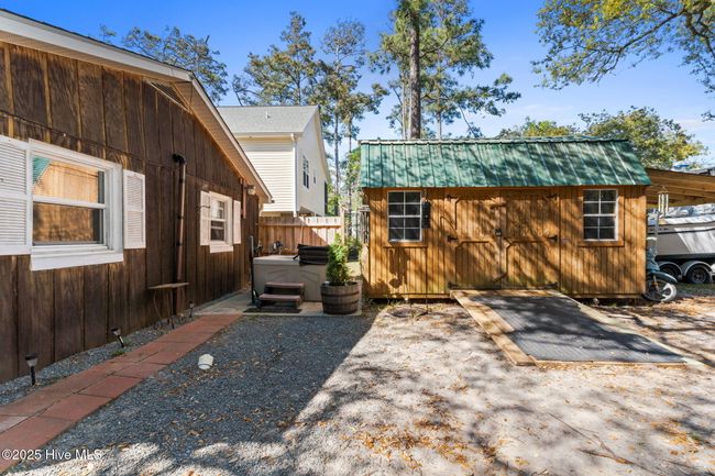 306 Ne 55 Th St, House other with 3 bedrooms, 1 bathrooms and null parking in Oak Island NC | Image 29